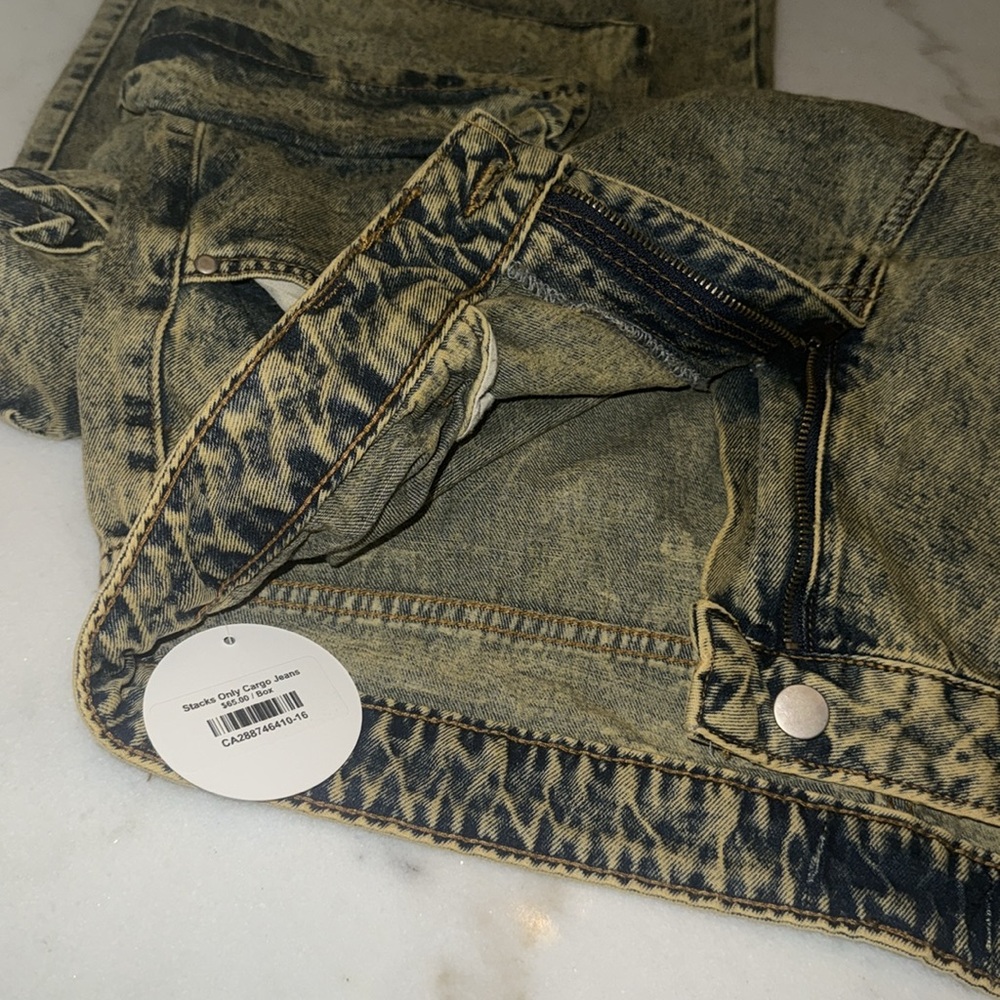 Distressed Boot Cut Jeans-NWT - Picture 4 of 6